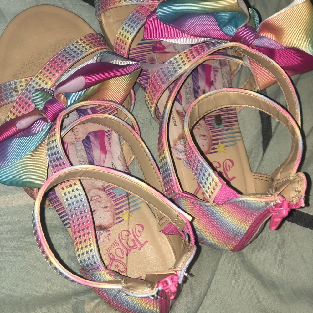 Girls Jojo Sandals!